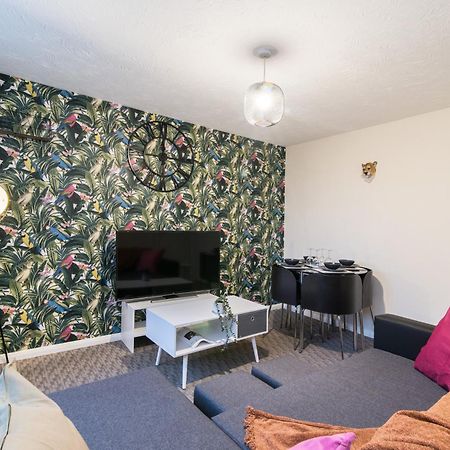 Coventry- Perchfoot 3 Bedroom Contractor And Pet-Friendly Spacious House By Sublime Stays Bagian luar foto
