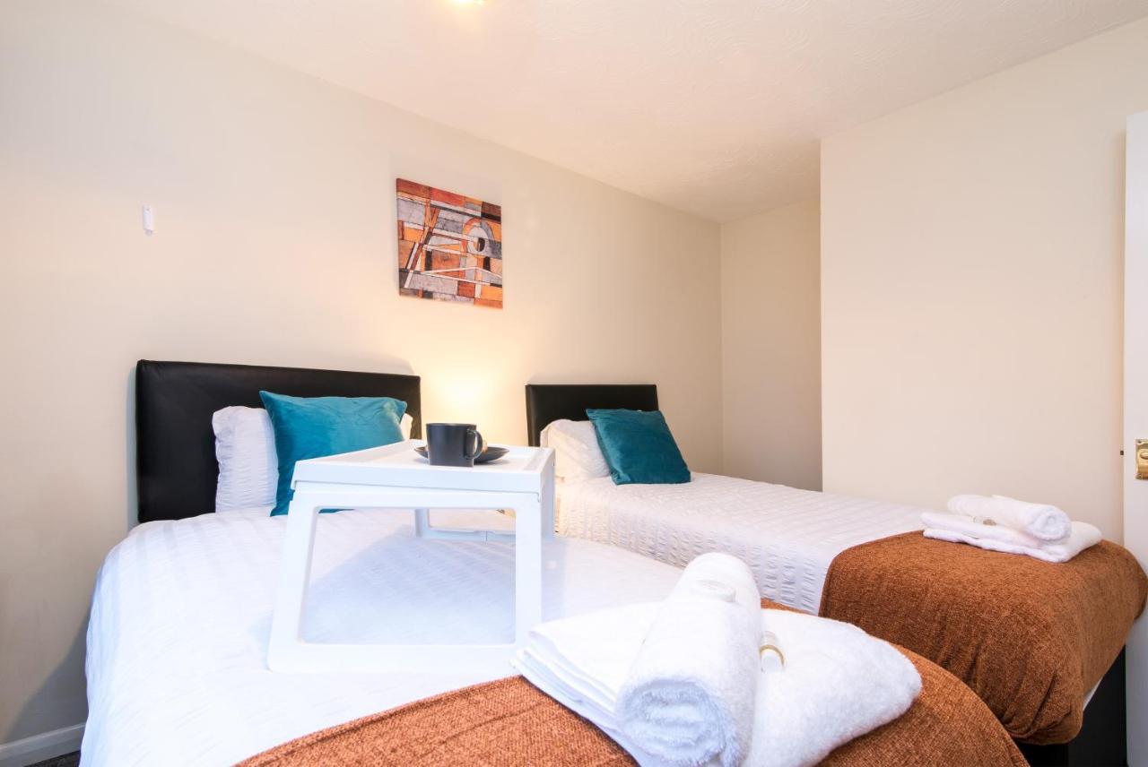 Coventry- Perchfoot 3 Bedroom Contractor And Pet-Friendly Spacious House By Sublime Stays Bagian luar foto