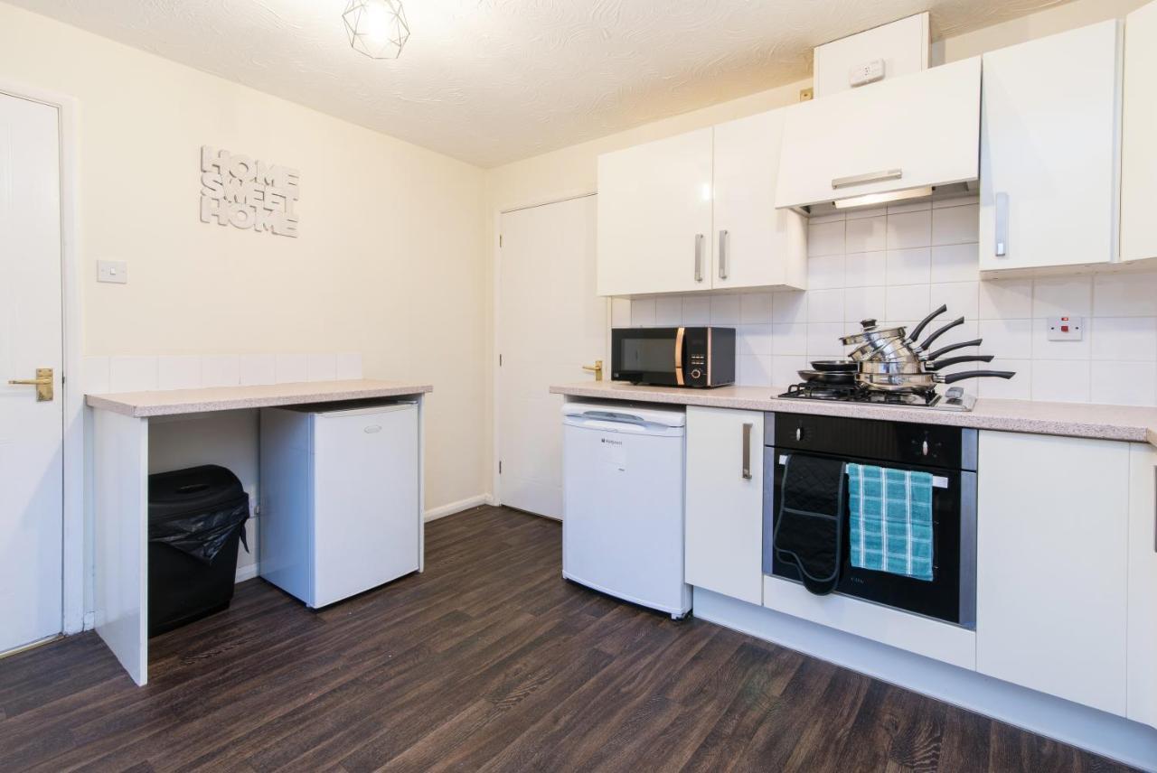 Coventry- Perchfoot 3 Bedroom Contractor And Pet-Friendly Spacious House By Sublime Stays Bagian luar foto