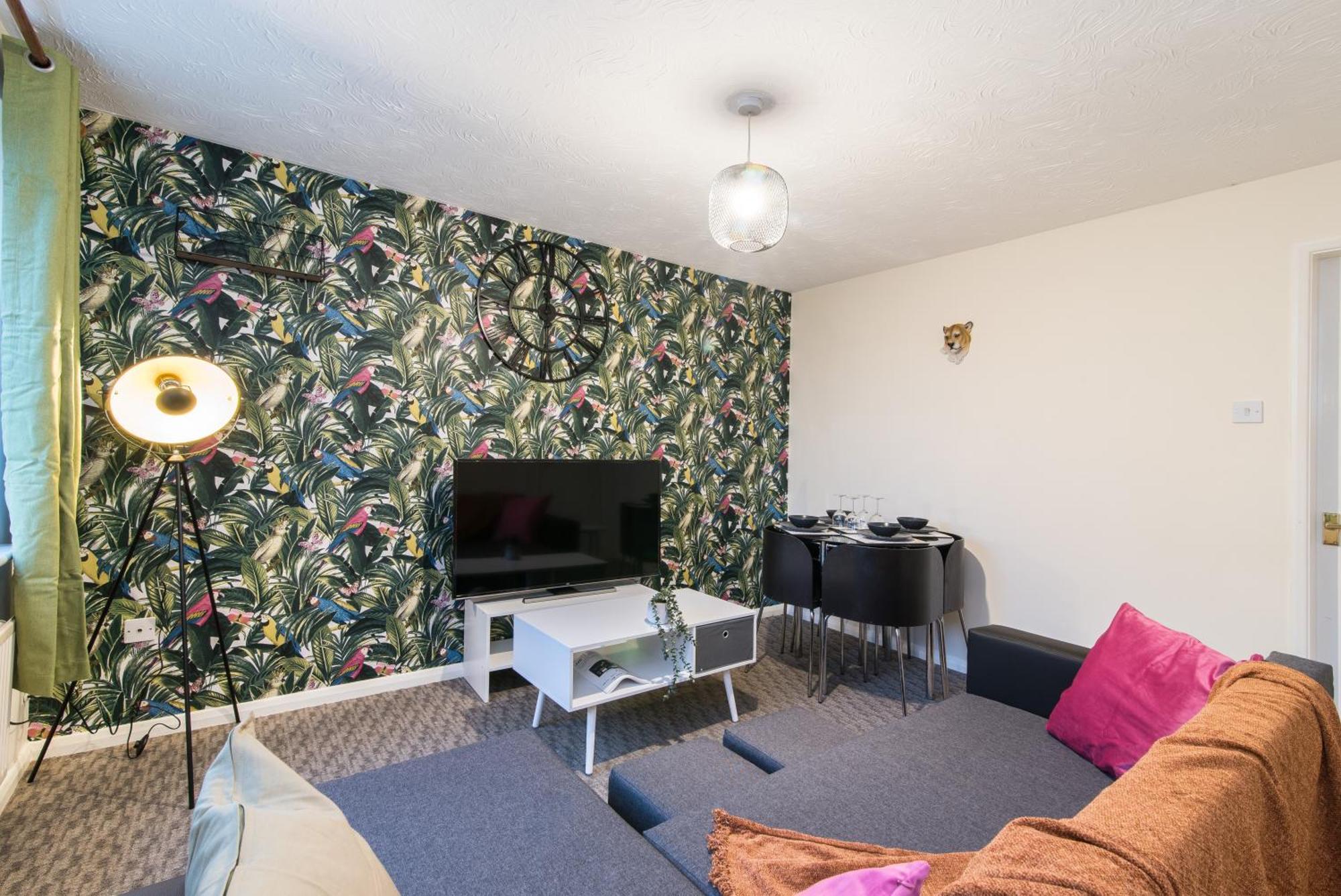 Coventry- Perchfoot 3 Bedroom Contractor And Pet-Friendly Spacious House By Sublime Stays Bagian luar foto