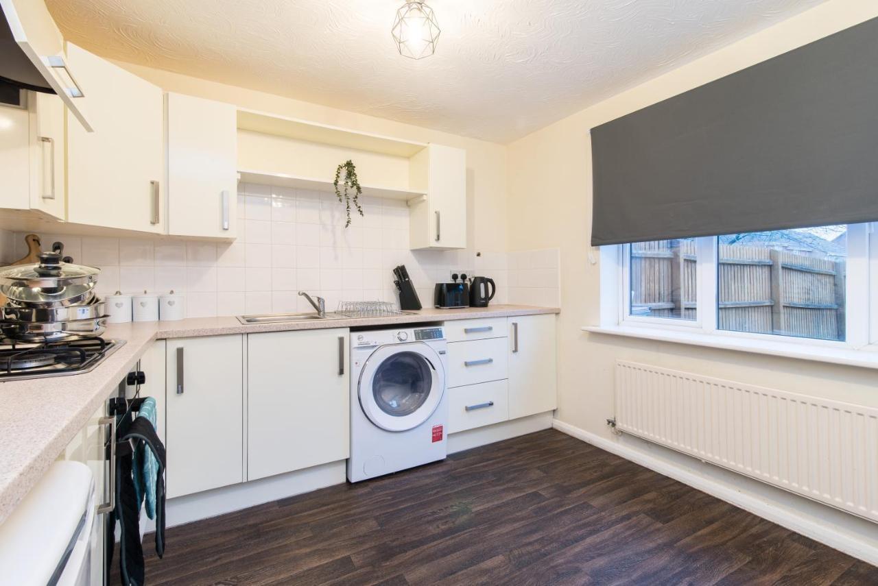 Coventry- Perchfoot 3 Bedroom Contractor And Pet-Friendly Spacious House By Sublime Stays Bagian luar foto
